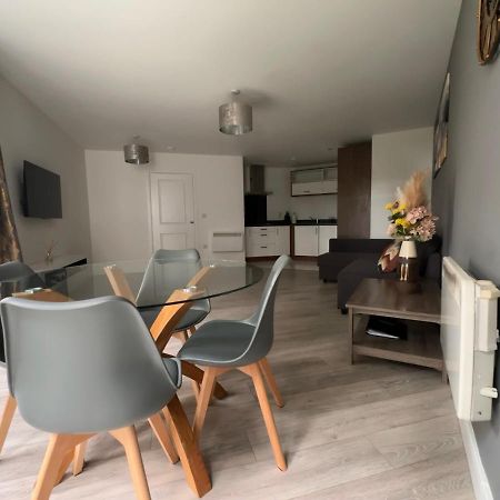 Luxury Apartments - Wallis Square, Farnborough Φάρνμπορο Εξωτερικό φωτογραφία