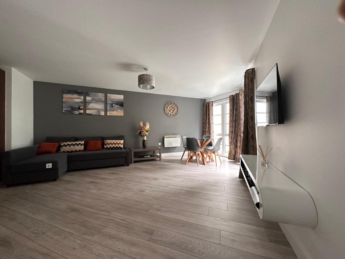 Luxury Apartments - Wallis Square, Farnborough Φάρνμπορο Εξωτερικό φωτογραφία